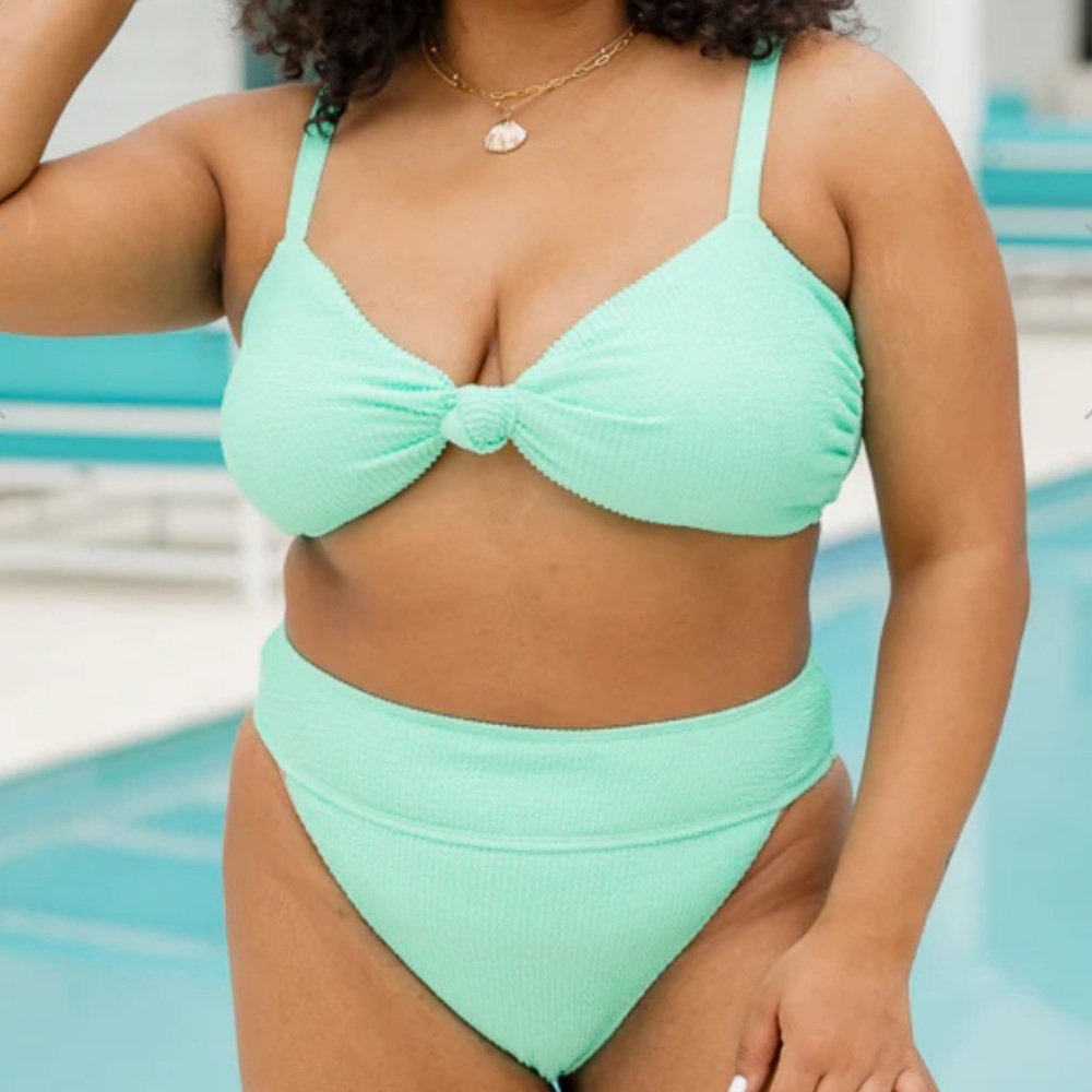 XL women’s swim suit